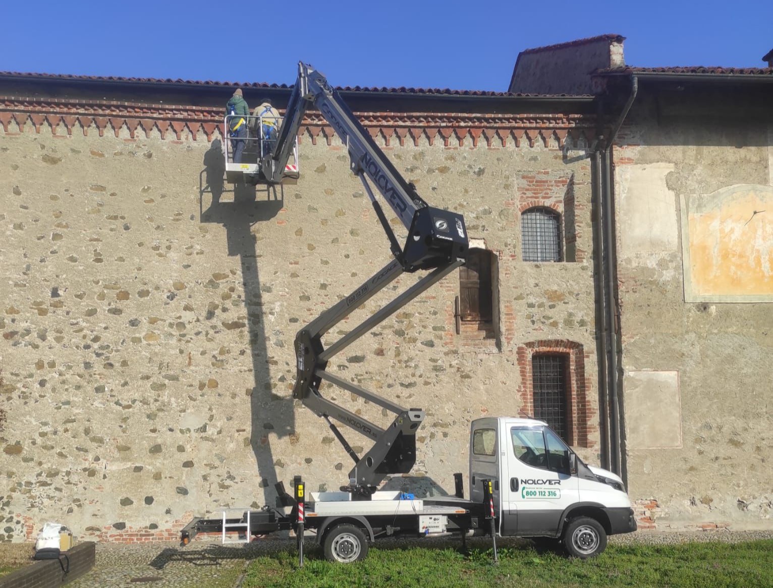 Scopri di più sull'articolo Patentini per mezzi da cantiere: scadenze, rinnovo e validità. Tutto quello che c’è da sapere